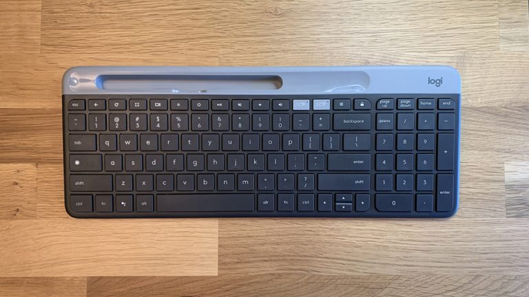 Тонкая многофункциональная беспроводная клавиатура Logitech K580 Chrome OS Edition.