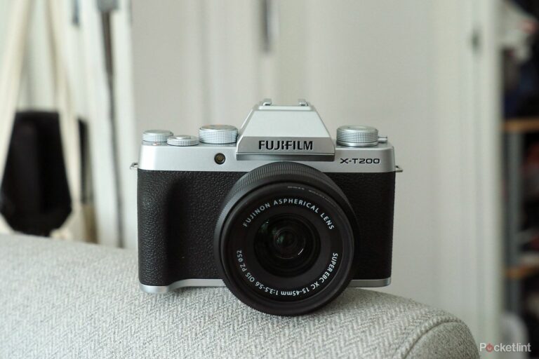 Обзор Fujifilm X-T200