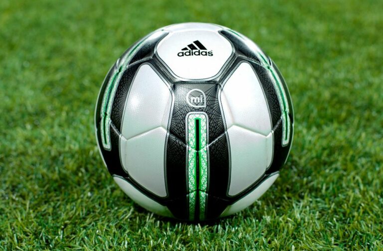 Умный мяч Adidas miCoach уже в продаже, Bluetooth подключен и отслеживает каждый удар