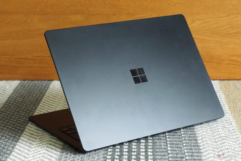 Ноутбук Microsoft Surface 4 может предлагать конфигурации как AMD, так и Intel.
