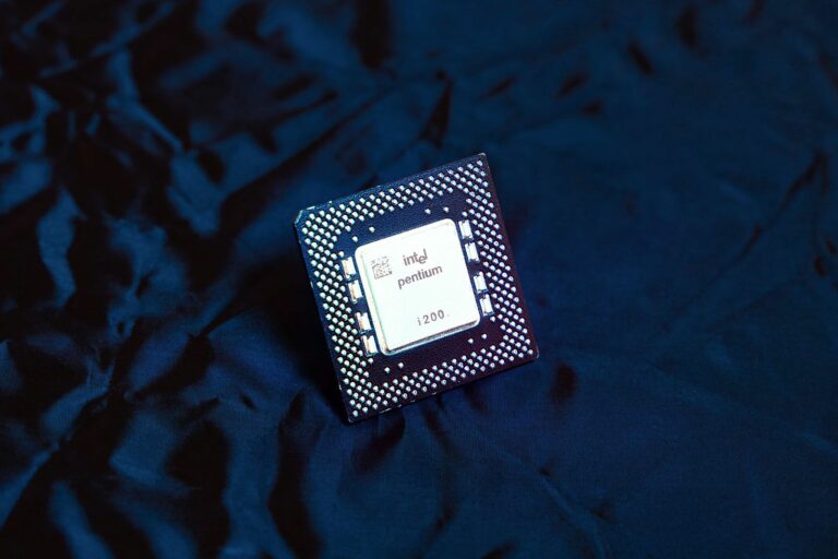 Intel отказывается от Pentium и Celeron в пользу нового процессора Intel